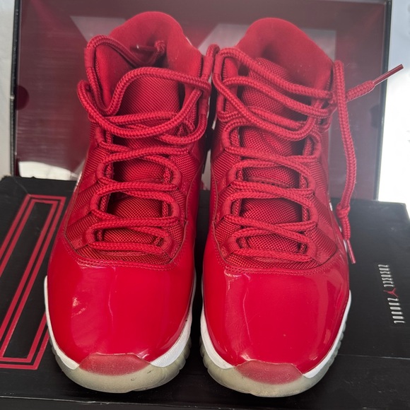 Nike Air Jordan 11’s Retro Red Shoes 9.5 - Picture 3 of 13